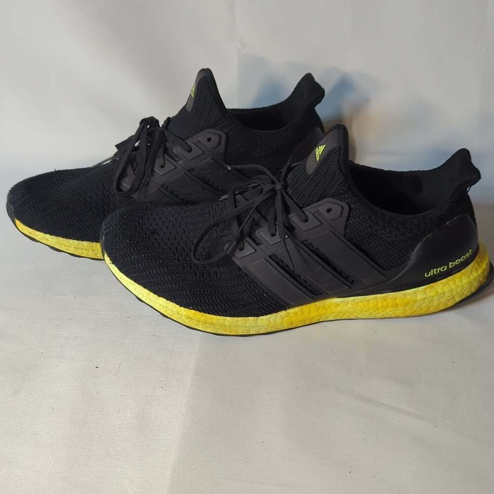 Adidas Ultraboost 5.0 DNA Black Solar Red Shoes GX8965 Men's Size 13